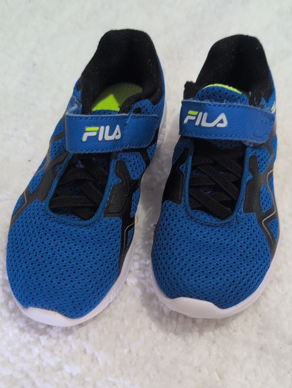 Fila Kids Blue and Black Lightweight Sneakers with Lime Accent